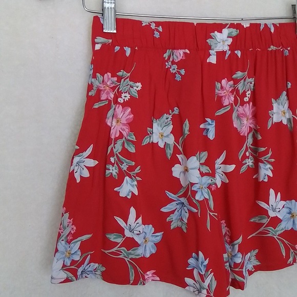 H&M Womens Shorts 0 Red White Floral High Rise Pull On Shorts Pockets Relaxed - Picture 7 of 9